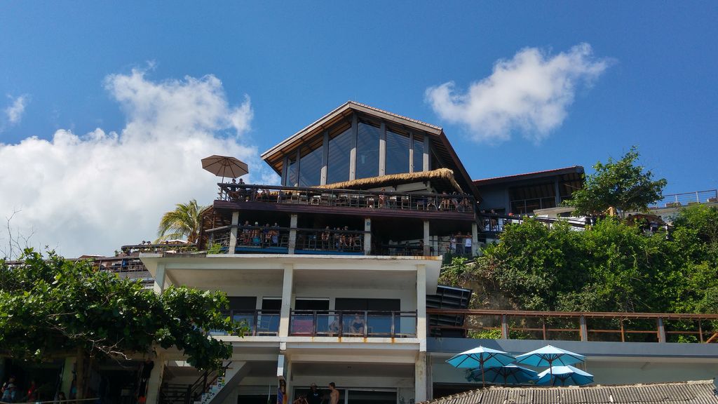 restaurant sur falaise de blue point beach