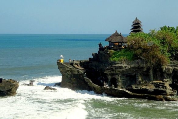 temple sur la mer à bali