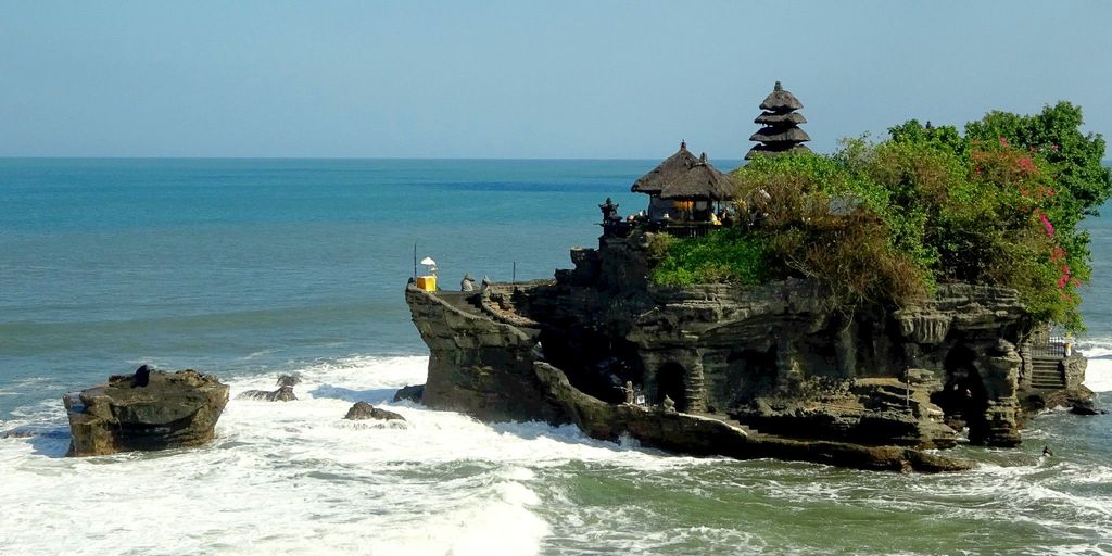 temple sur la mer à bali