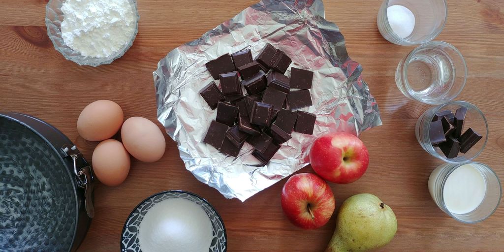 ingredients pour fondant au chocolat avec compote