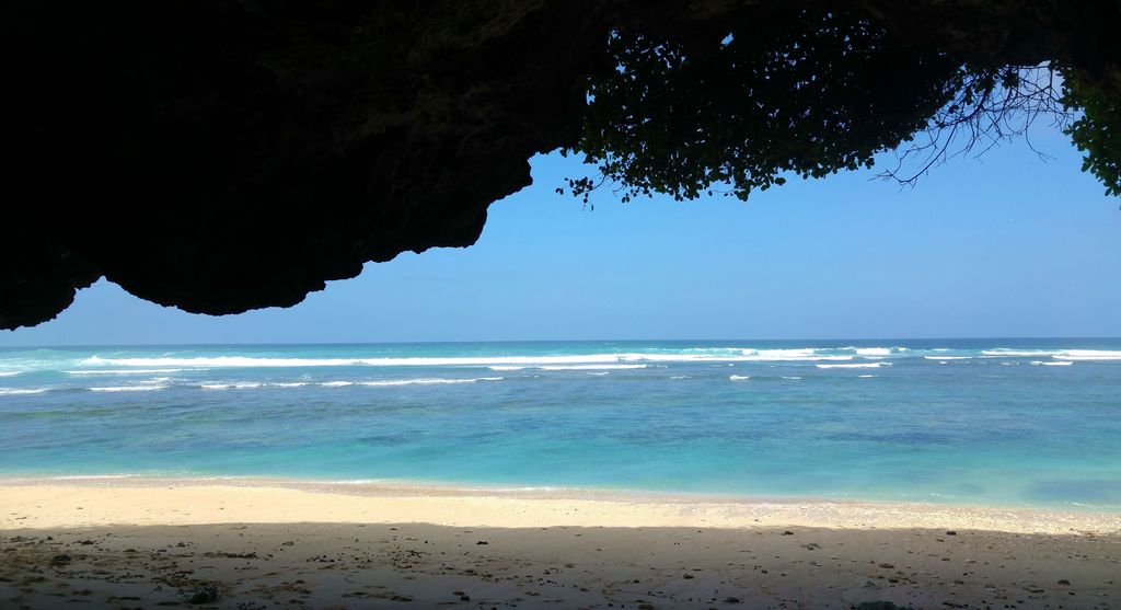 caverne de green bowl beach