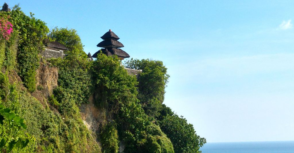 uluwatu, temple sur une falaise