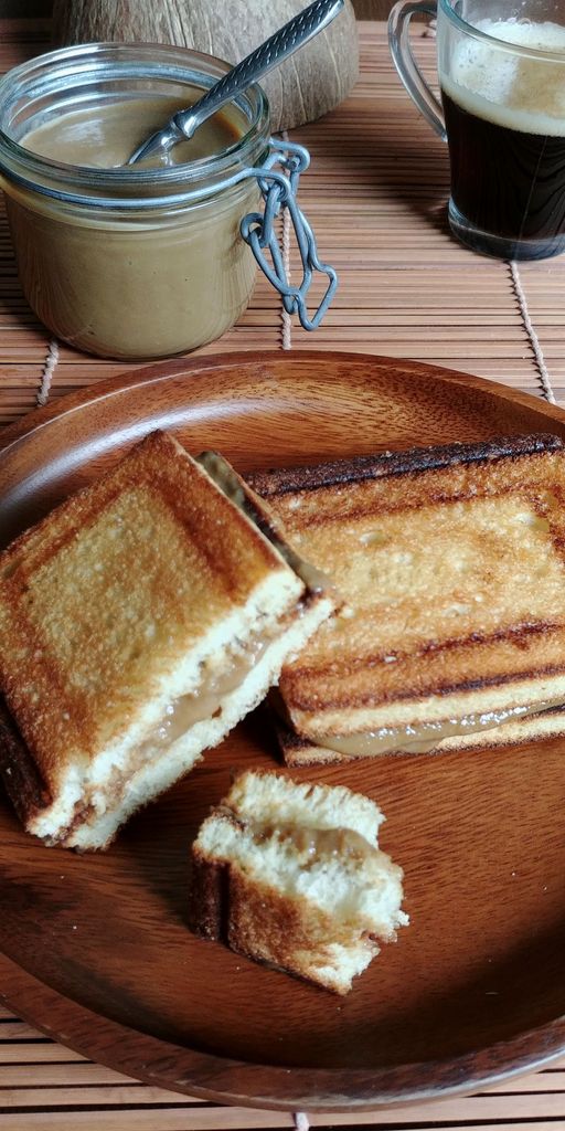 pâte à tartiner coco et toast grillé