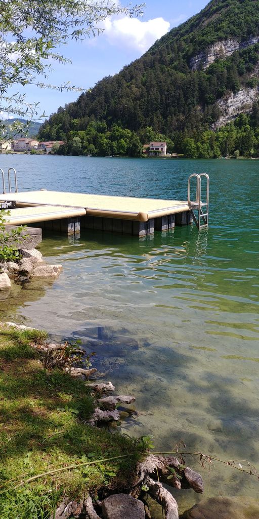 plateforme sur le lac