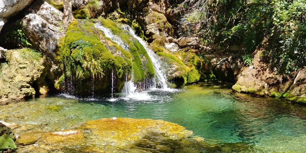 cascade pres de la grotte de choranche