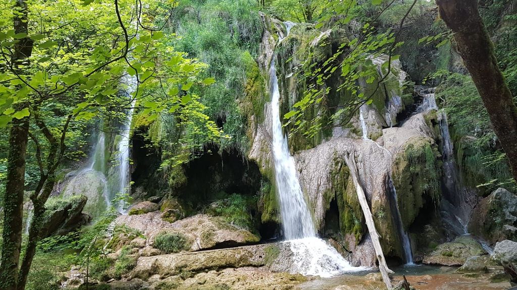 cascade de claire fontaine à virieu