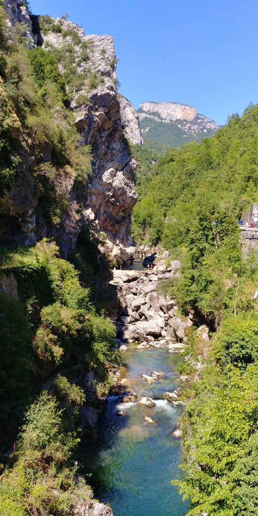 riviere dans les gorges du vercors