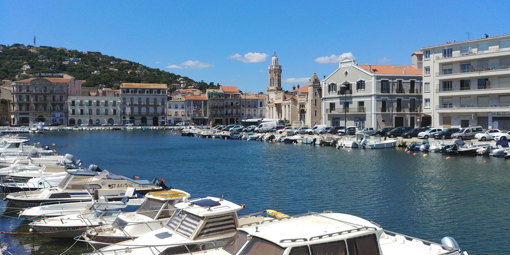 bateaux dans le canal de sete