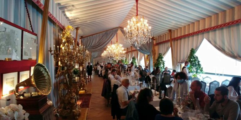 Les Grands Buffets Narbonne Salle Ann Carrington