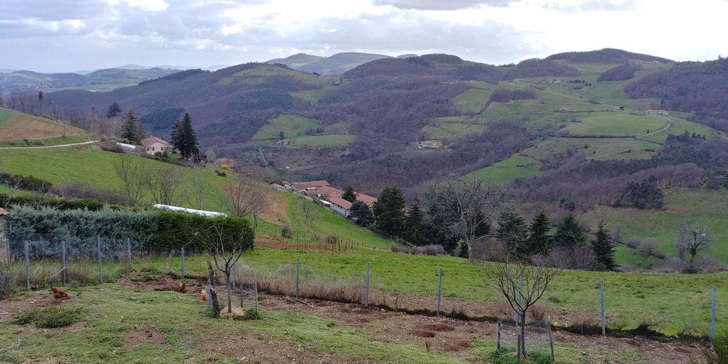 vue panoramique sur les monts du lyonnais