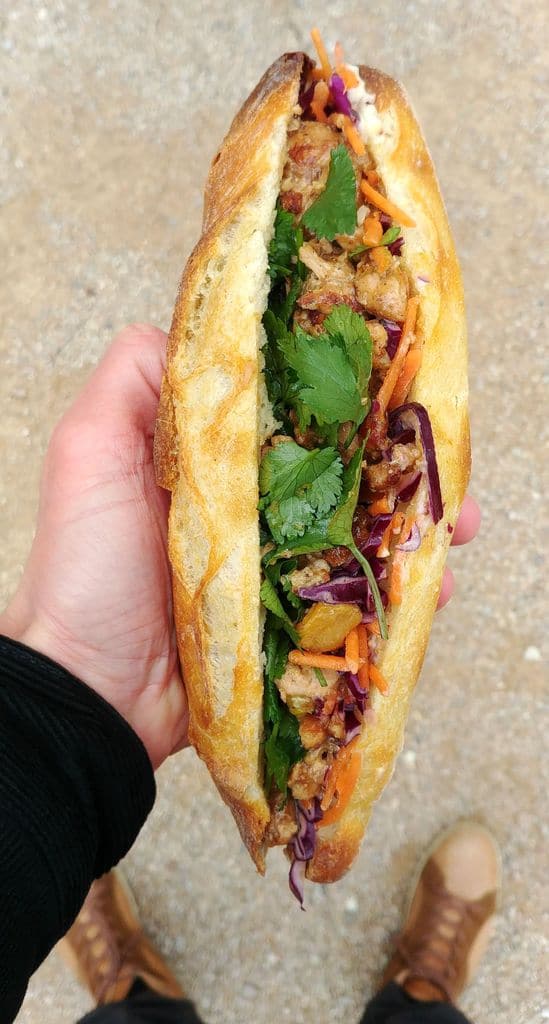 banh-mi-kitchen-lyon-top-sandwich