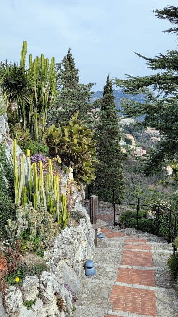 eze-village-cote-azur-jardin-exotique