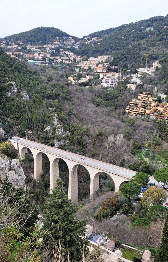 eze-village-viaduc