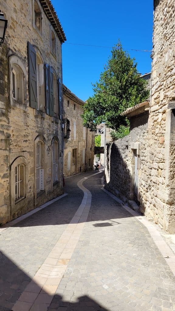 grignan-balade-village