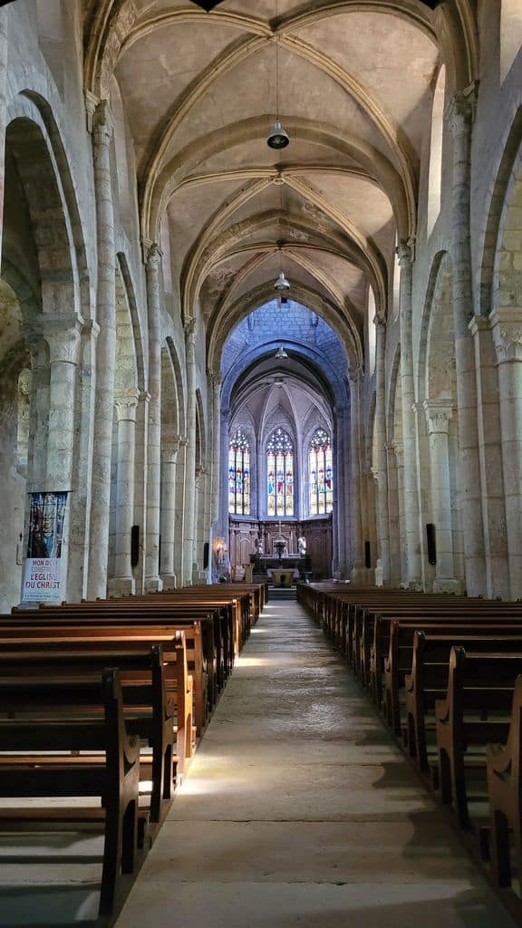 nantua-eglise-interieur