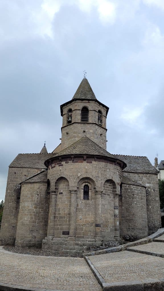 week-end-aubrac-eglise-de-nasbinals