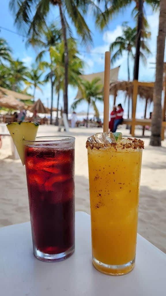 isla-mujeres-buhos-cocktail