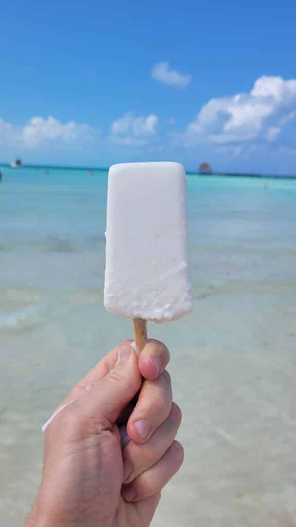 isla-mujeres-paleta-coco