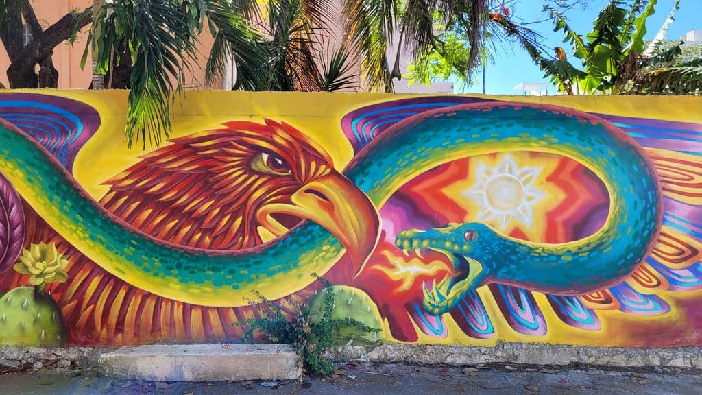 playa-del-carmen-street-art-serpent