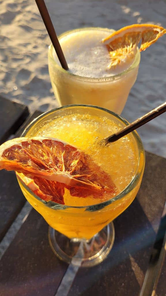 holbox-cocktail-palapa-beach-bar