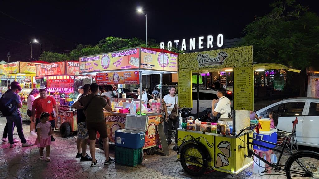 cancun-parque-las-palapas-street-food-2