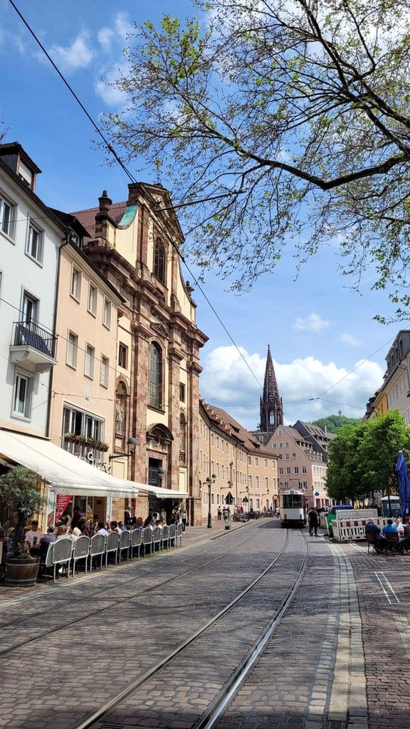 visiter-freiburg-allemagne-tram