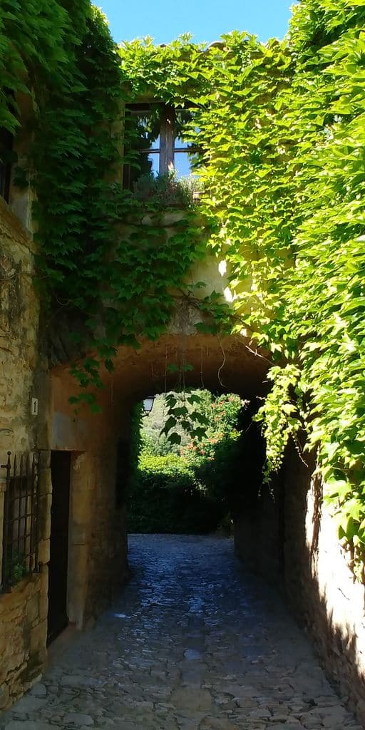 peratallada-village-medieval-catalogne