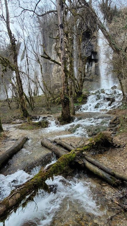 cascade-des-dards-ain-15