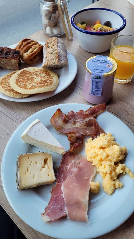 chamonix-hotel-prieure-petit-dejeuner