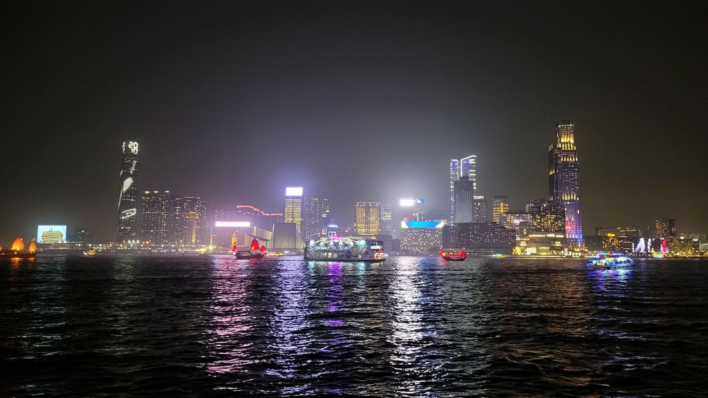 hong-kong-symphony-lights-2