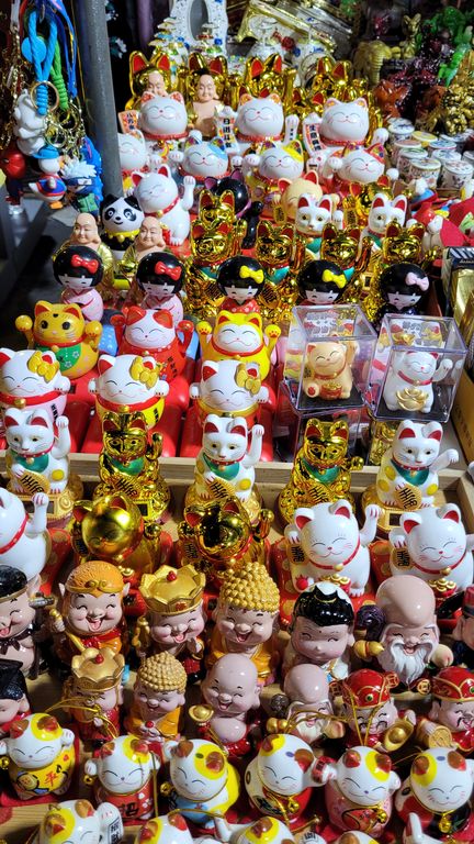 hong-kong-temple-street-night-market-3