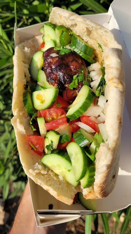 yiasemi-chypre-sheftalies-pita