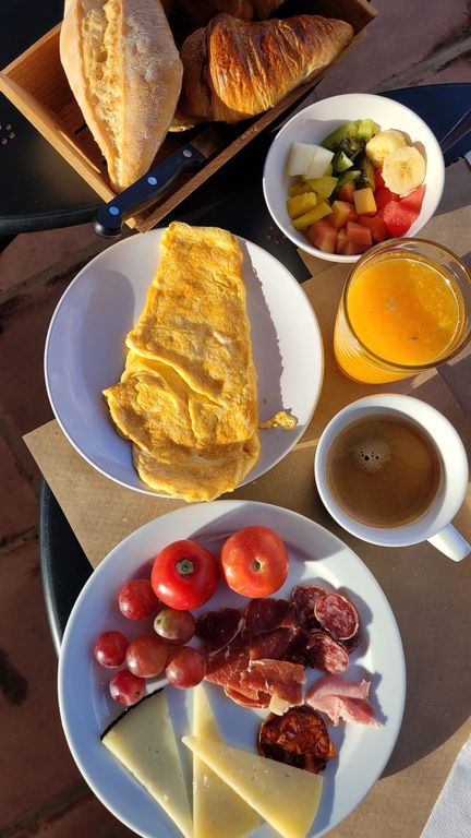 hotel-mas-tomas-petit-dejeuner-buffet