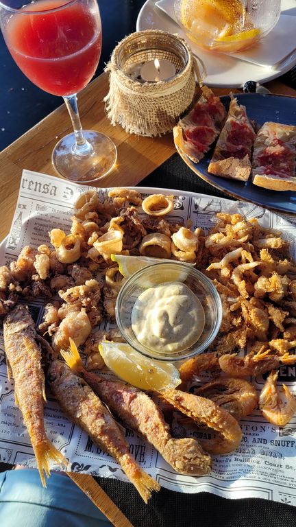palamos-restaurant-petit-bar
