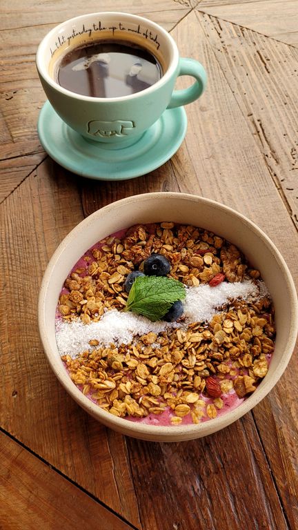 granola-bowl-lyon-arctic-juice