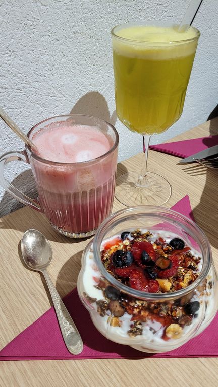 granola-brunch-lyon-fuschia