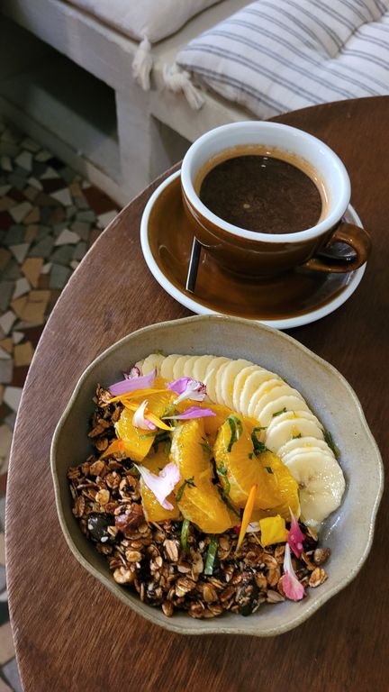 magma-coffee-shop-granola