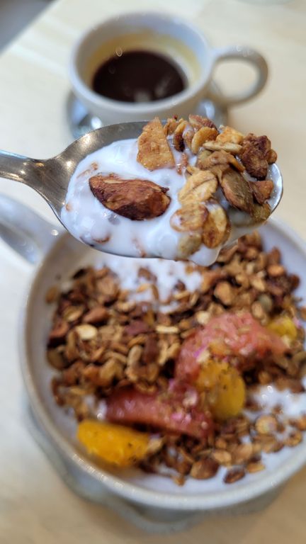 noon-lyon-granola-bowl