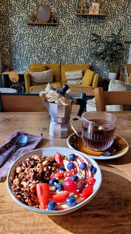 okara-cafe-granola