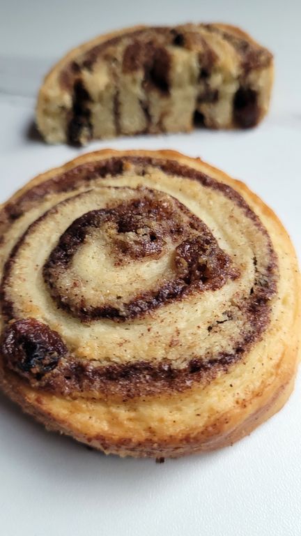 cinnamon-roll-raisins
