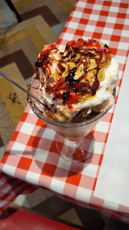 cafe-lobut-ile-flottante-pralines-2