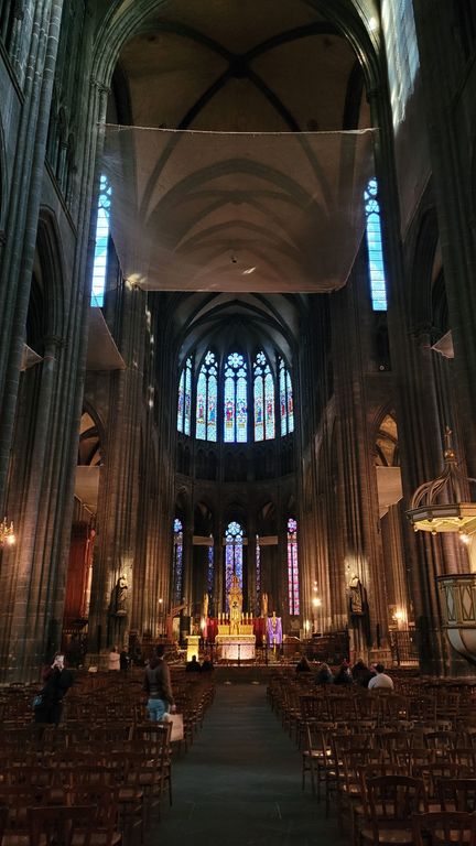 clermont-interieur-cathedrale