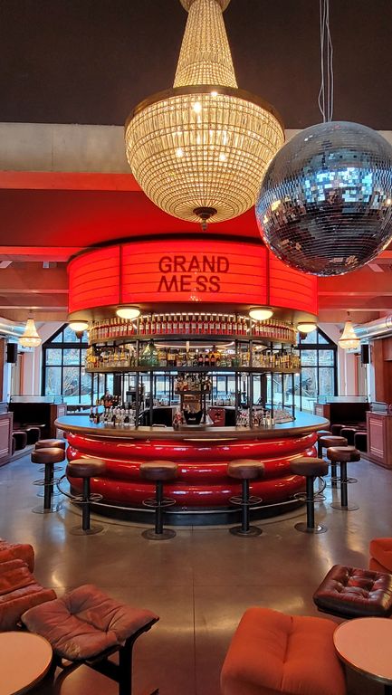 grand-mess-petit-dejeuner