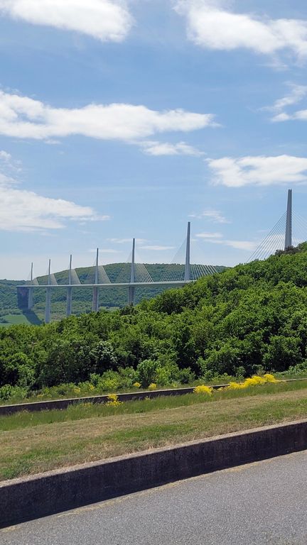 viaduc-millau-aire-autoroute